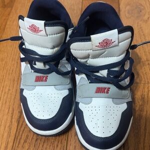 Nike Boys size 2.5Y White and Navy Sneakers with Red Accents
